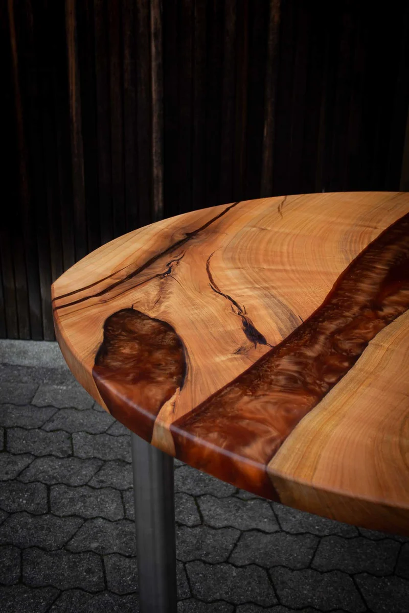 Mara - Epoxidharz Esstisch aus Kirsche mit Kupfer Harz