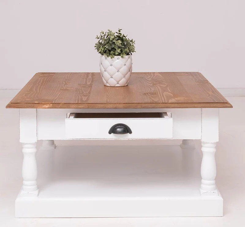 Kleiner Couchtisch aus Massivholz im Landhausstil mit Schublade