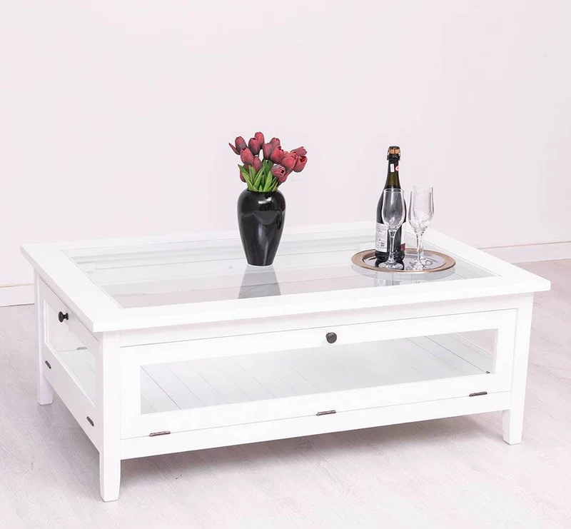 Großer Couchtisch aus Massivholz mit Fenstertüren und Glasplatte