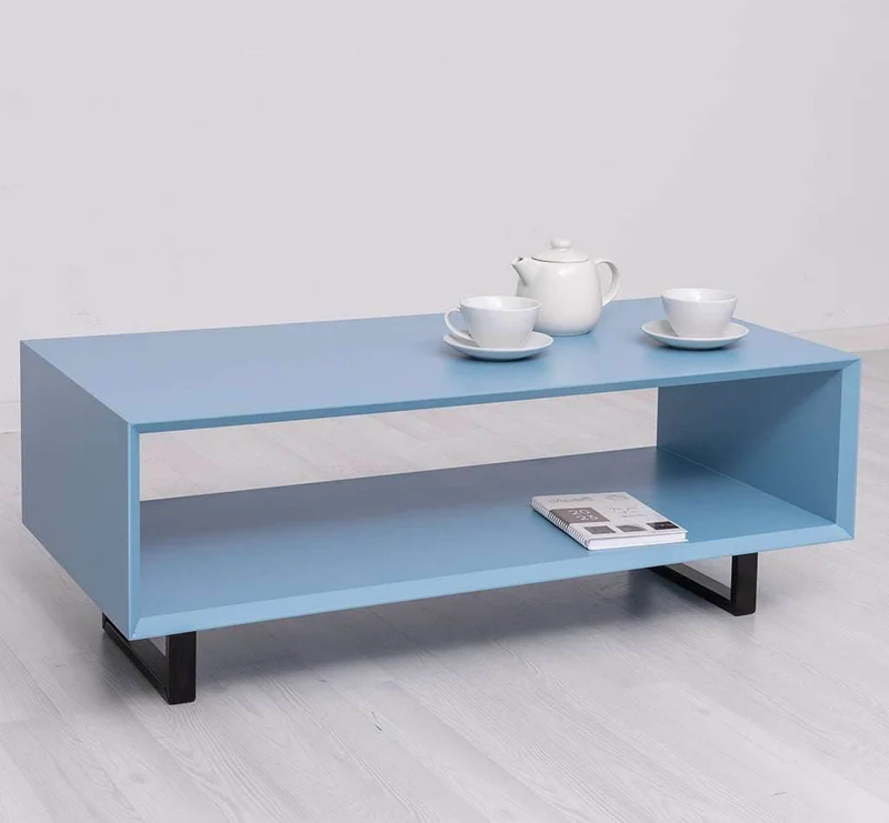 Schlanker Couchtisch aus Massivholz | Kaffeetisch mit Ablage