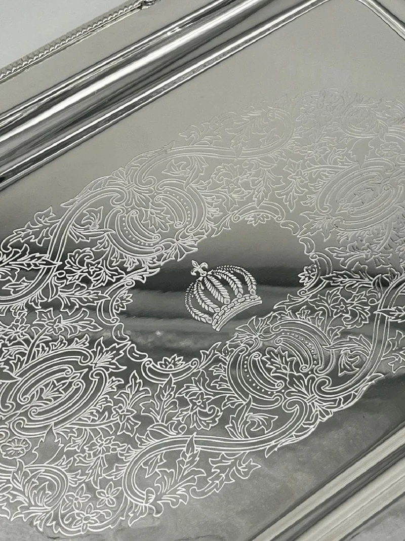 Pompöös by Casa Padrino Luxus Barock Serviertablett Krone Silber 47 cm - designed by Harald Glööckler