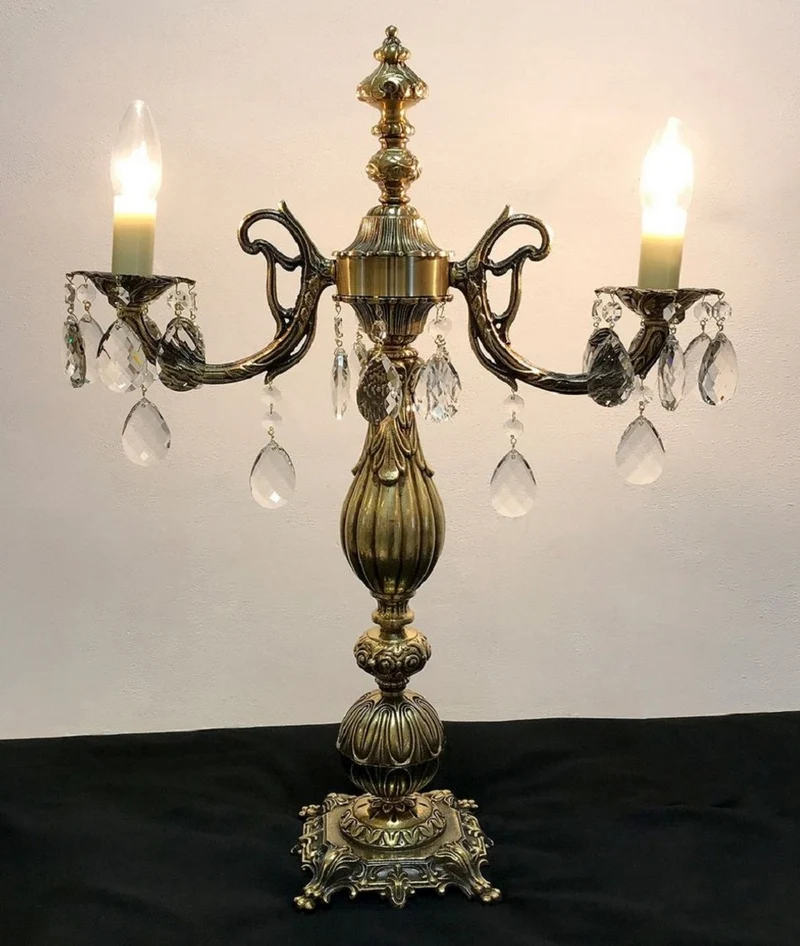 Casa Padrino Luxus Barock Kristall Tischleuchte Antik Gold Ø 40 x H. 60 cm - Prunkvolle Messing Schreibtischleuchte mit Böhmischem Kristallglas - Barock Kristall Leuchten - Edel & Prunkvoll