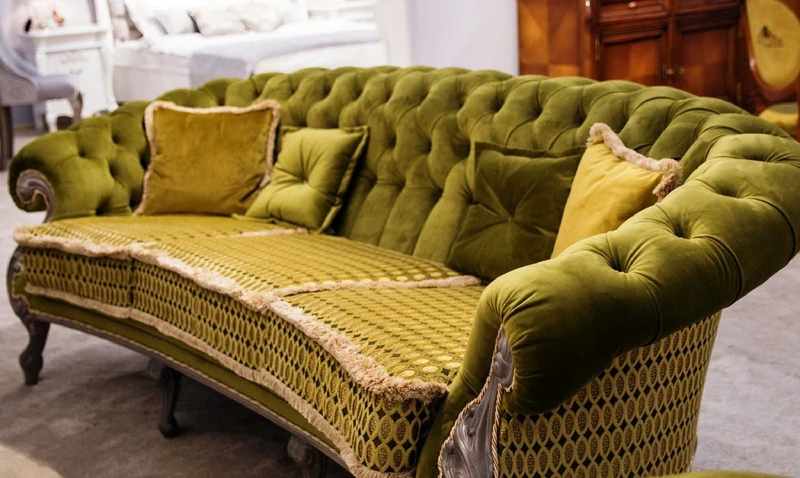 Casa Padrino Luxus Barock Wohnzimmer Sofa Grün / Grau - Handgefertigtes Barockstil Sofa - Prunkvolle Luxus Wohnzimmer Möbel im Barockstil - Barock Möbel
