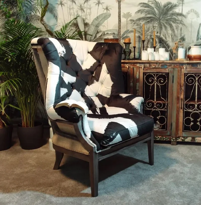 Casa Padrino Luxus Samt Sessel Schwarz / Weiß / Naturfarben 75 x 70 x H. 110 cm - Wohnzimmer Sessel - Hotel Sessel - Wohnzimmer Möbel - Hotel Möbel - Luxus Möbel - Luxus Einrichtung