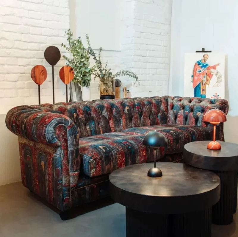 Casa Padrino Luxus Chesterfield Samt Sofa Mehrfarbig / Schwarz 220 x 96 x H. 78 cm - Wohnzimmer Sofa - Hotel Sofa - Wohnzimmer Möbel - Chesterfield Möbel - Luxus Möbel - Luxus Einrichtung
