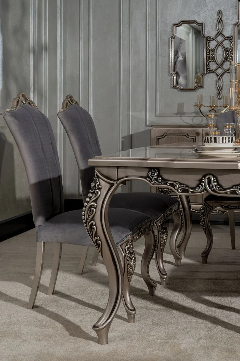 Casa Padrino Luxus Barock Esszimmer Stuhl 4er Set Grau / Silber - Prunkvolle Barockstil Küchen Stühle - Luxus Esszimmer Möbel im Barockstil - Barock Esszimmer Möbel - Barockstil Möbel