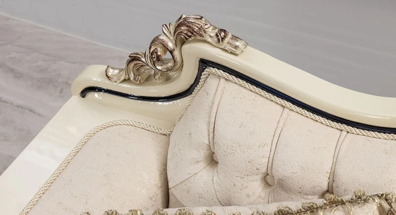 Casa Padrino Luxus Barock Sofa Weiß / Creme / Schwarz / Antik Gold - Barockstil Wohnzimmer Sofa mit elegantem Muster - Luxus Wohnzimmer Möbel im Barockstil - Barock Einrichtung - Barock Möbel