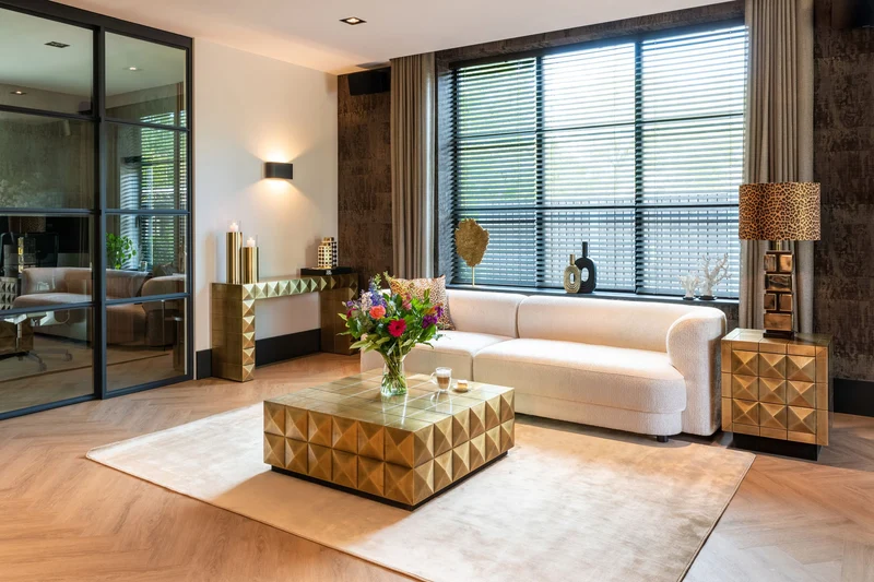 Nachttisch Collada brushed gold mit 3 Türen & Pyramidenmuster