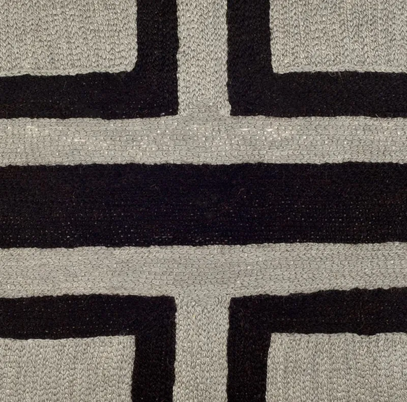 Casa Padrino Designer Zierkissen Schwarz & Grau 50 x H. 50 cm - Luxus Kissen