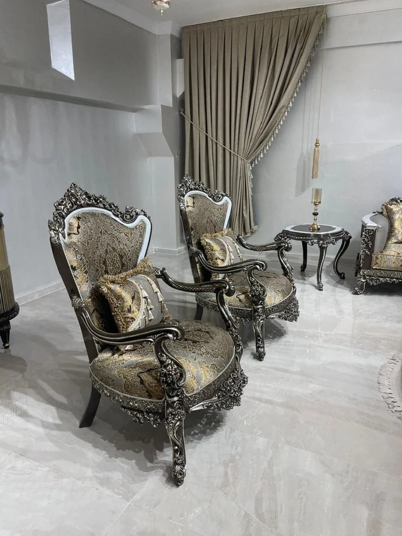 Casa Padrino Luxus Barock Wohnzimmer Set Silber / Gold / Weiß / Schwarz / Silber - 2 Barock Sofas & 2 Barock Sessel & 1 Barock Couchtisch - Luxus Wohnzimmer Möbel im Barockstil - Barock Möbel