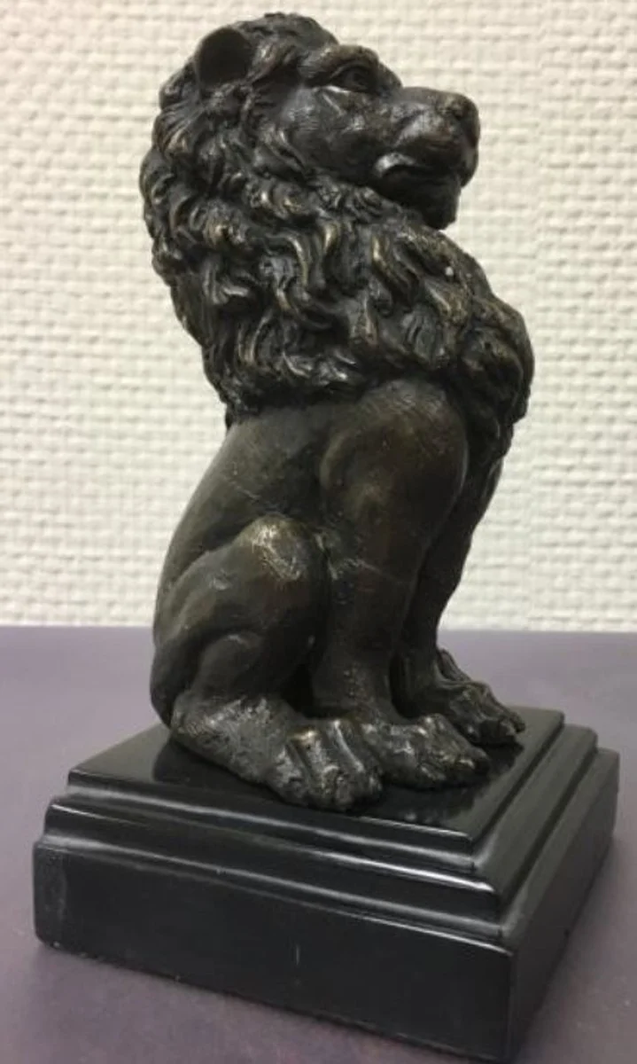 Casa Padrino Luxus Buchstützen 2er Set Bronze Löwen 9 x 9 x H. 19 cm - Deko Bronzefiguren mit Marmorsockel