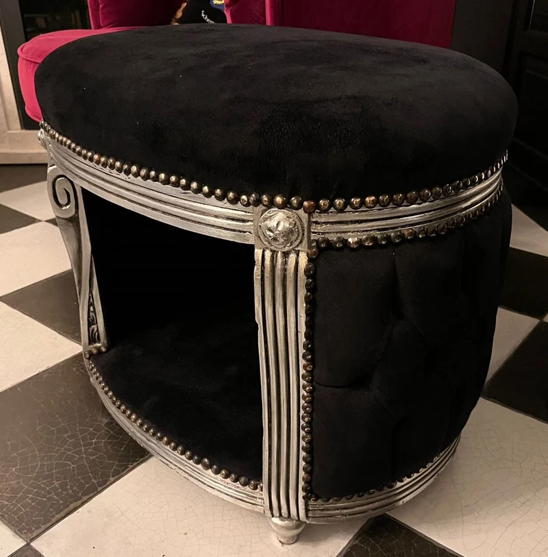 Casa Padrino Barock Hundebett & Katzenbett Schwarz / Silber - Handgefertigtes Hunde & Katzen Sofa im Barockstil - Barock Hunde & Katzen Möbel - Barock Tiermöbel - Edel & Prunkvoll