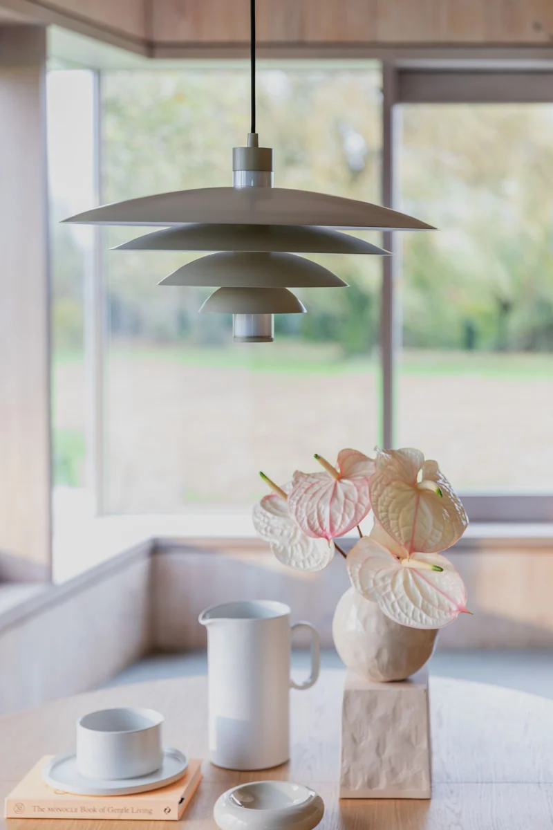 Pendelleuchte Cole von Zuiver in Beige mit Eisen-Gestell, E27-Fassung