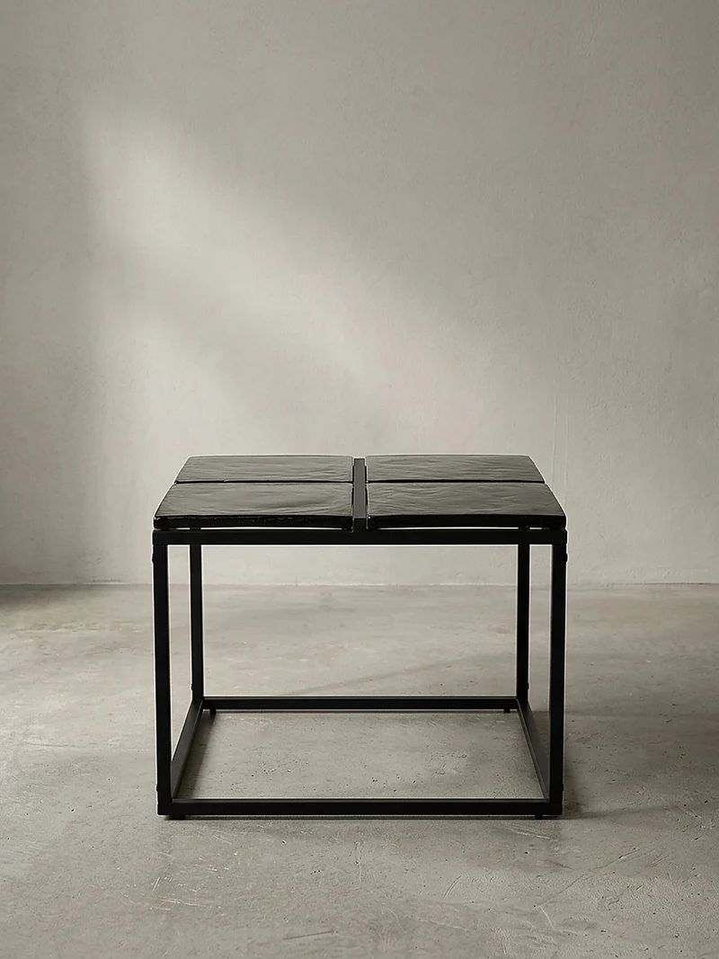 Couchtisch Quadratisch in Schwarz aus Glas und Metall, 58x58x43.5 cm