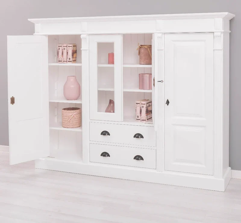 Wohnschrank aus Massivholz im Landhausstil mit Türen und Schubladen