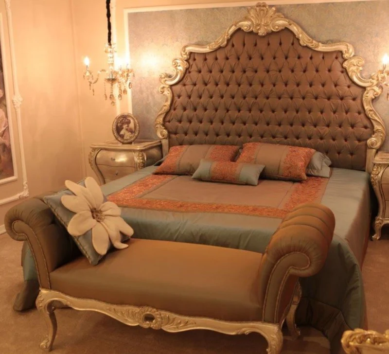 Casa Padrino Luxus Barock Doppelbett Braun / Silber / Gold 230 x 200 x H. 220 cm - Edles Massivholz Bett mit Kopfteil - Prunkvolle Schlafzimmer Möbel im Barockstil