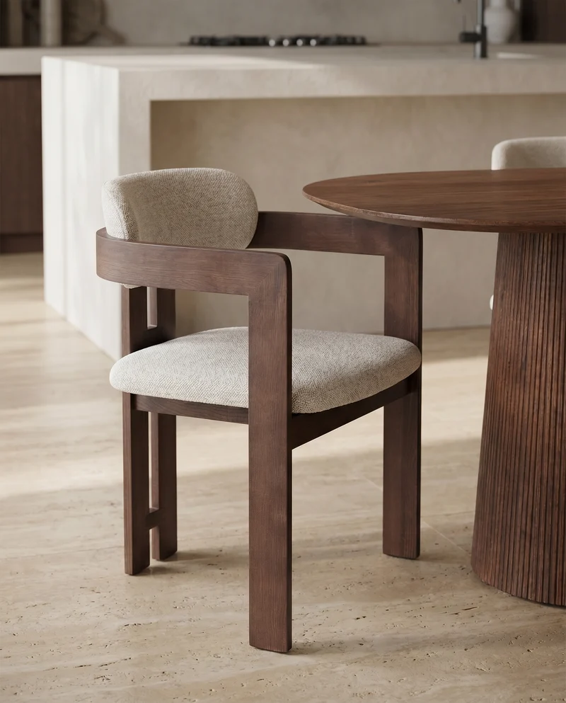 Japandi Eetkamerstoel Kiyo – Walnootkleurig Massief Essenhout & Beige Stof
