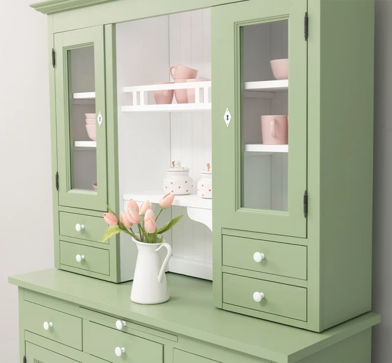 Küchen- und Buffetschrank aus massiver Eiche im Landhausstil in vielen Farben