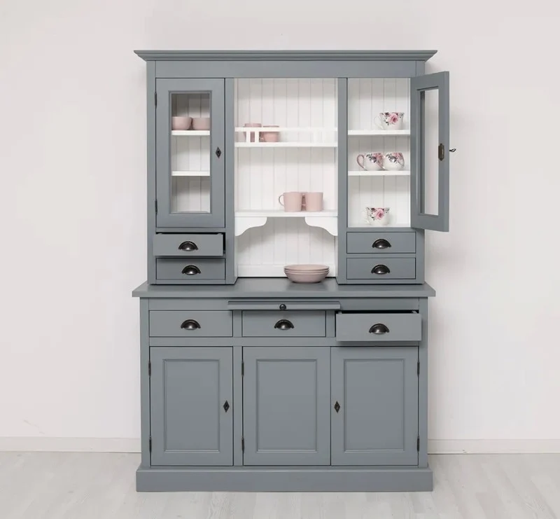 Küchen- und Buffetschrank aus massiver Eiche im Landhausstil in vielen Farben