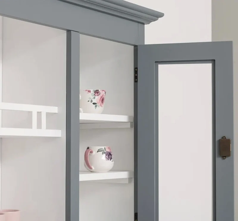Küchen- und Buffetschrank aus massiver Eiche im Landhausstil in vielen Farben