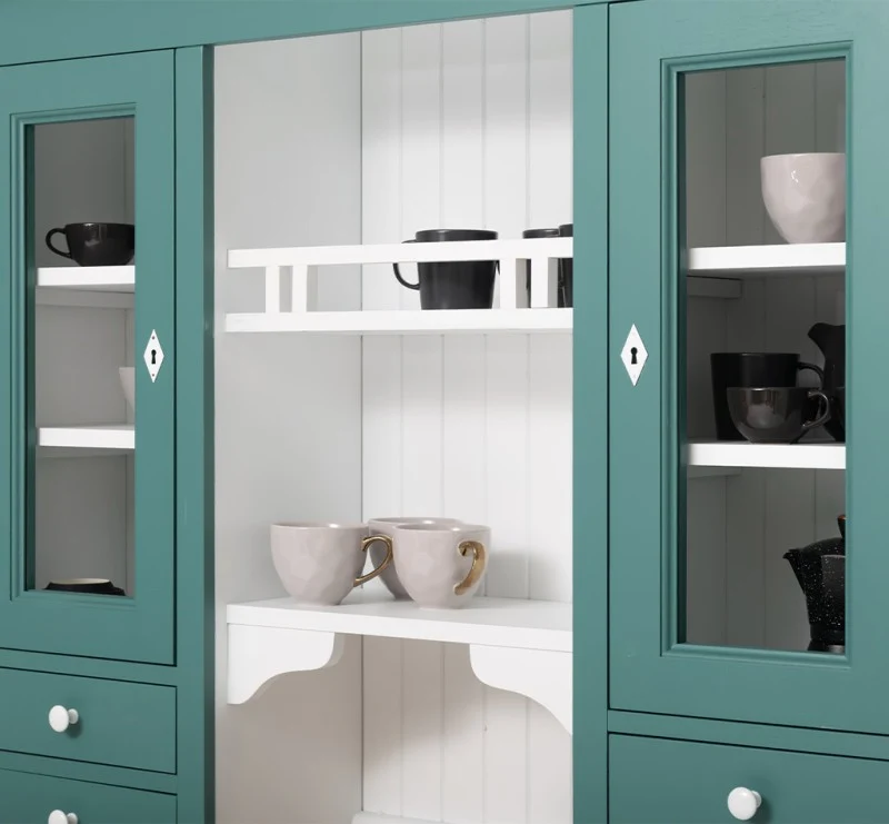 Küchen- und Buffetschrank aus massiver Eiche im Landhausstil in vielen Farben