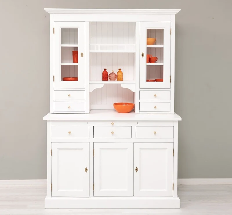 Küchen- und Buffetschrank aus massiver Eiche im Landhausstil in vielen Farben