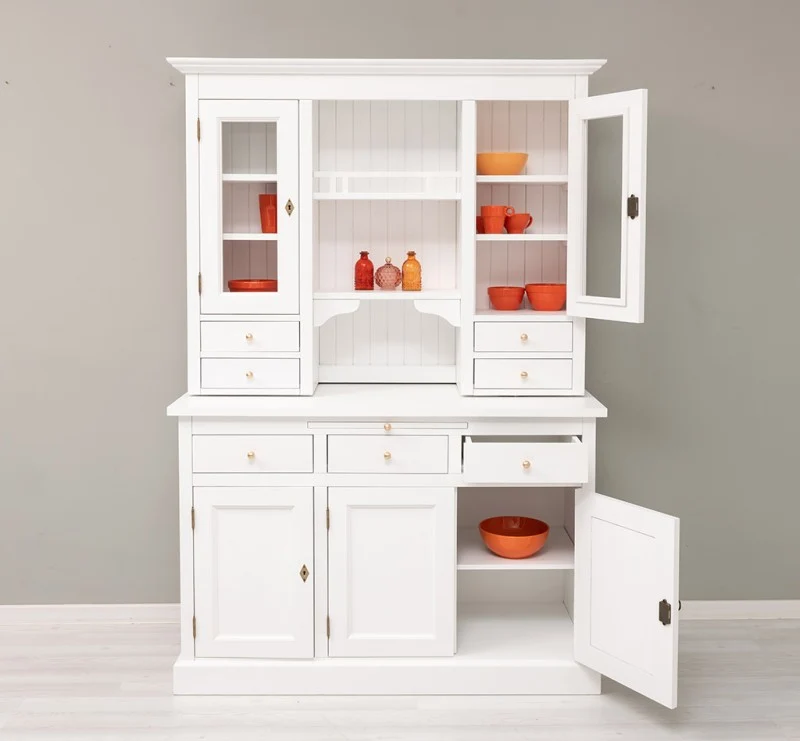 Küchen- und Buffetschrank aus massiver Eiche im Landhausstil in vielen Farben