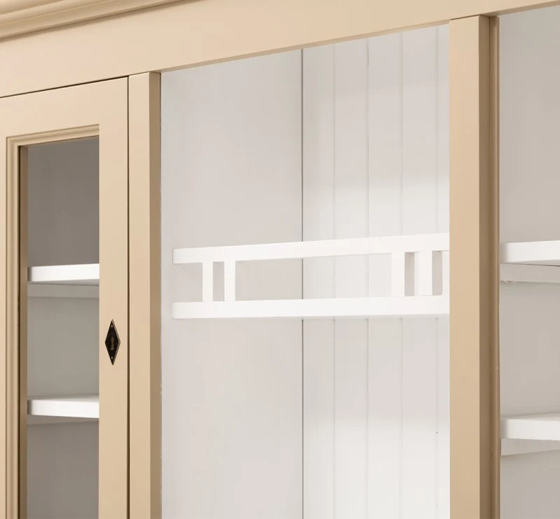 Küchen- und Buffetschrank aus massiver Eiche im Landhausstil in vielen Farben