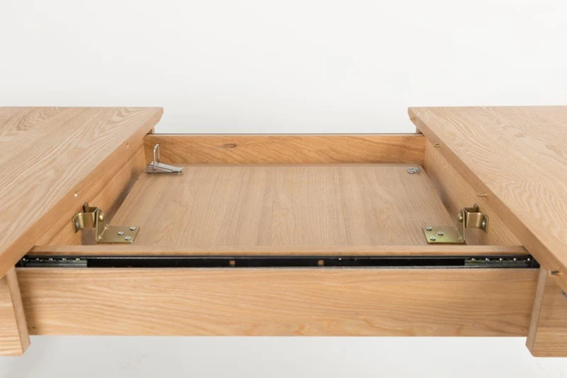 Esstisch GLIMPS von ZUIVER 120 x 80 ausziehbar Esche lackiert