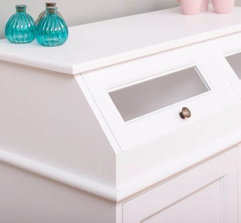 Schmales Sideboard aus Massivholz mit Kippfächern | Geschirrschrank mit Display