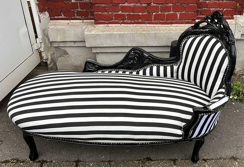 Casa Padrino Barock Chaiselongue mit Streifen Weiß / Schwarz 155 cm - Barock Möbel