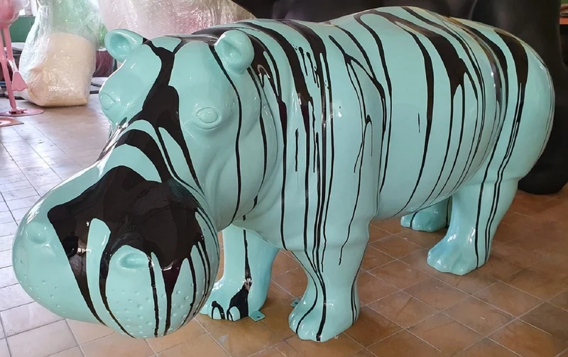 Casa Padrino XXL Deko Skulptur Nilpferd Mintgrün / Schwarz 175 cm - Lebensgroße Garten Deko Figur