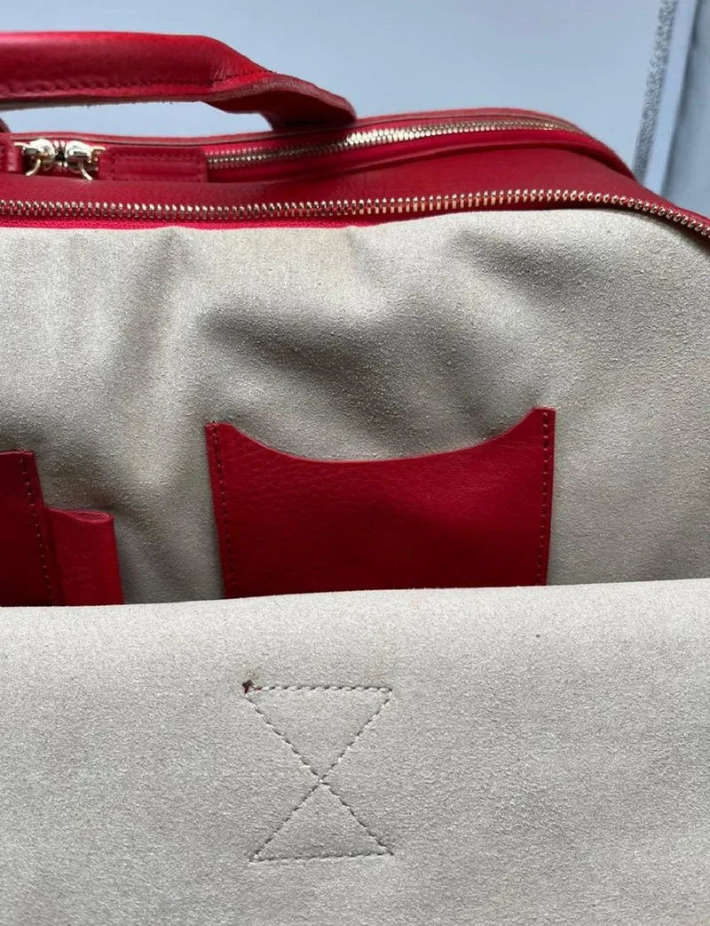 Casa Padrino Luxus Echtleder Reisetasche Rot / Gold 50 cm - Made in Italy