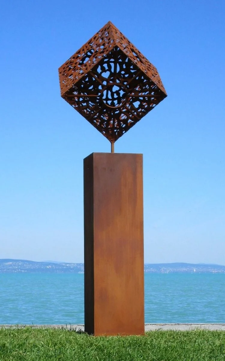 Casa Padrino XXL Garten Deko Metall Skulptur Würfel auf Säule Rost H. 216 cm