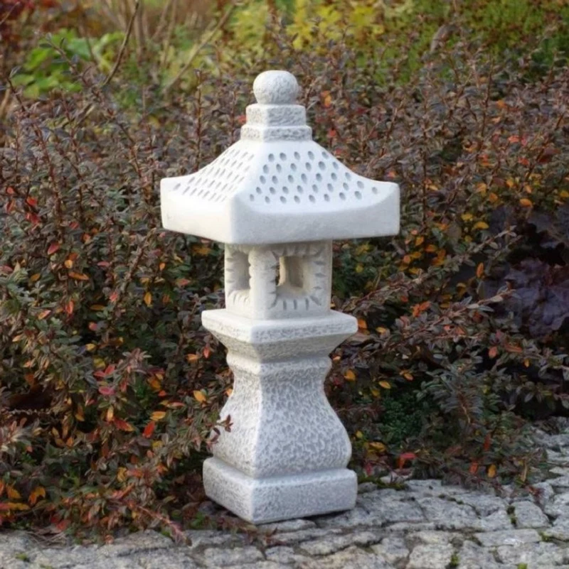 Casa Padrino Garten Leuchte im Japanischen Stil Weiß / Grau 12 x 11 x H. 40 cm - Kleine Garten & Terrassen Leuchte - Wetterbeständige Garten Laterne - Garten Terrassen Beleuchtung