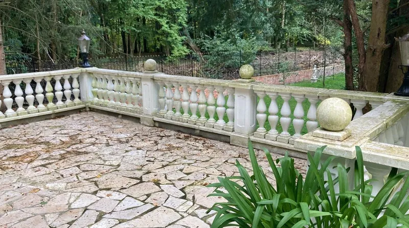 Casa Padrino Barock Balustrade Weiß 100 x 25 x H. 82 cm - Massives Barockstil Stein Geländer aus feinstem Beton - Garten & Terrassen Balustraden im Barockstil