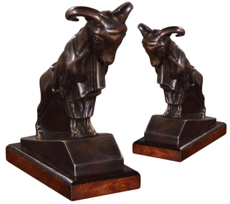 Casa Padrino Luxus Buchstützen Set Widder Bronze / Dunkelbraun 17 x 8 x H. 20 cm - Deko Bronzefiguren mit Mahagoni Holzsockel