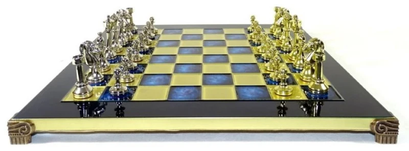 Casa Padrino Luxus Schach Set Schwarz / Blau / Gold / Silber / Messing 36 x 36 cm - Modernes Schachspiel - Handbemaltes Messing Schachbrett mit Metall Schachfiguren - Luxus Deko Accessoires