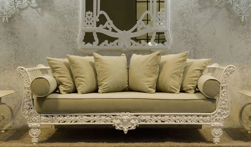 Casa Padrino Luxus Barock Sofa Weiß / Hellgrün 212 x 87 x H. 77 cm - Handgeschmiedetes Schmiedeeisen Sofa mit Kissen - Wohnzimmer Sofa - Garten Sofa - Terrassen Sofa - Barock Möbel