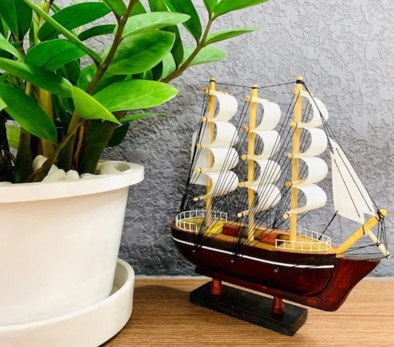 Casa Padrino Deko Segelschiff Belem mit Massivholz Ständer Braun / Weiß - Verschiedene Größen - Handgefertigtes Schiff Holzschiff - Deko Accessoires