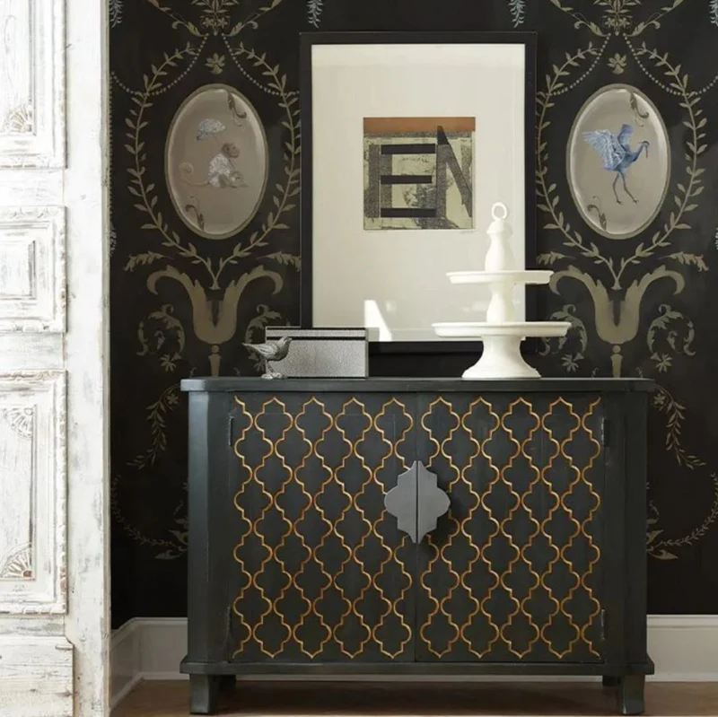 Casa Padrino Luxus Barock Vliestapete Schwarz / Mehrfarbig / Gold - Barockstil Wohnzimmer Tapete mit elegantem Muster - Wanddeko im Barockstil - Barock Tapeten - Tapeten im Barockstil