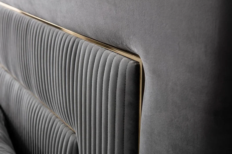 Casa Padrino Luxus Schlafzimmer Set Grau / Weiß / Gold - 1 Doppelbett mit Kopfteil & 2 Nachttische - Schlafzimmer Möbel - Luxus Kollektion