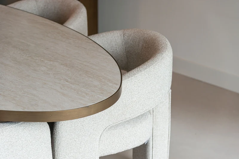Esstisch Tivoli oval 230 cm – weiße Keramikplatte, elegantes Design