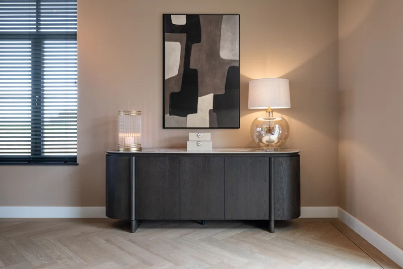 Sideboard Langford in Braun – Eichenfurnier & Keramikplatte, 200 cm