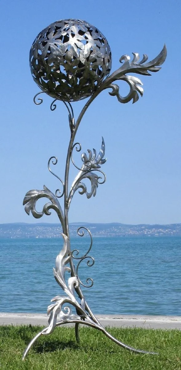 Casa Padrino Barock Edelstahl Garten Skulptur Säule mit Kugel Silber 85 x 82 x H. 200 cm - Handgefertigte Wetterbeständige Garten Dekoration