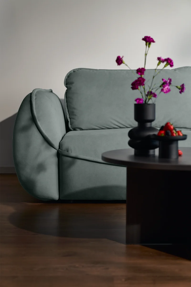 Drei-Sitzer-Schlafsofa Cutie mit Stauraum, Salbeigrüner Velours, pflegeleicht