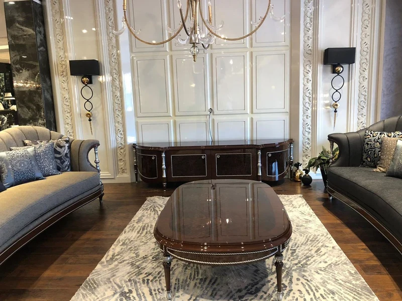 Casa Padrino Luxus Barock TV Schrank Braun / Silber - Edles Wohnzimmer Sideboard mit 4 Türen - Hochwertige Barock Möbel