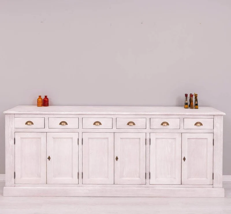 Großes Sideboard aus Massivholz mit sechs Schubladen und Türen