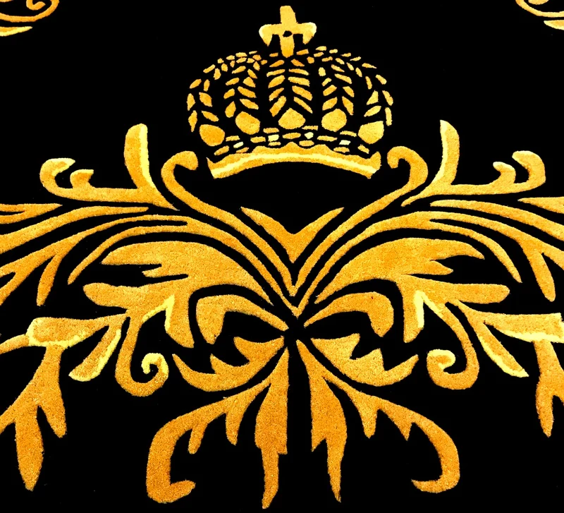 Pompöös by Casa Padrino Luxus Teppich von Harald Glööckler 200 x 290 cm Krone Schwarz / Gold - Barock Design Teppich - Handgewebt aus Wolle