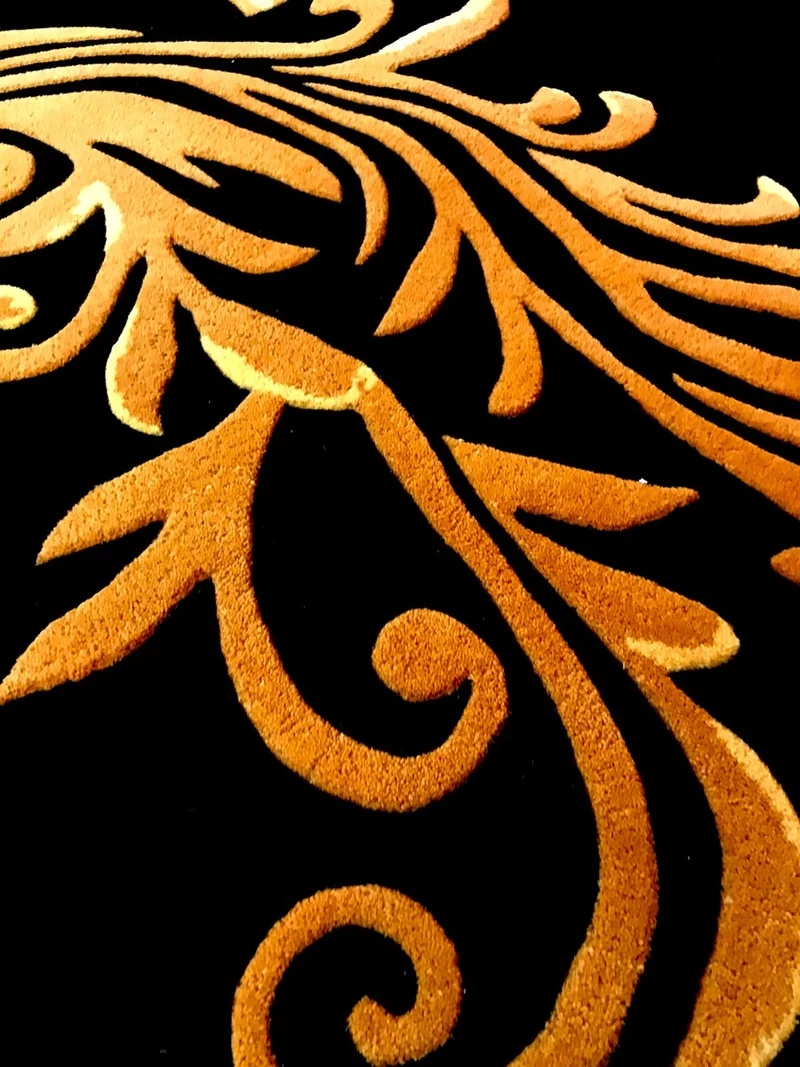 Pompöös by Casa Padrino Luxus Teppich von Harald Glööckler 200 x 290 cm Krone Schwarz / Gold - Barock Design Teppich - Handgewebt aus Wolle